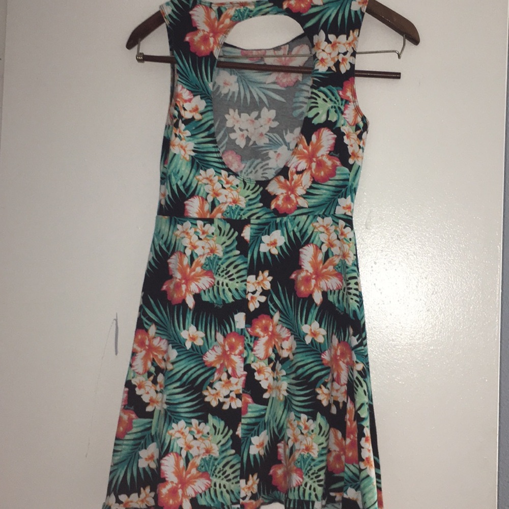 Dress - Picture 2 of 5